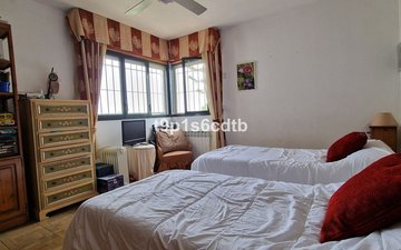 Property slide 25