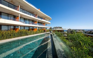 Property slide 32