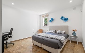 Property slide 19