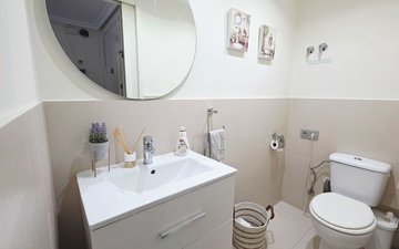 Property slide 16