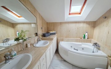 Property slide 18
