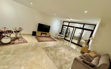 Property slide 22