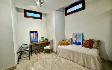 Property slide 25