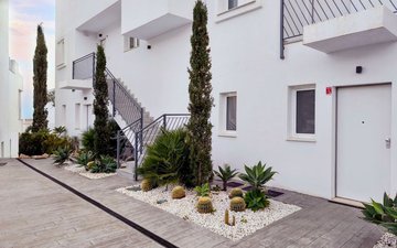 Property slide 48