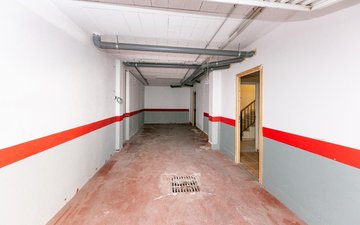 Property slide 32