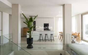 Property slide 10