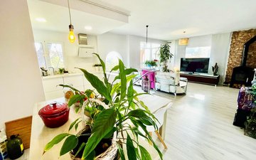 Property slide 17