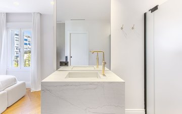 Property slide 32
