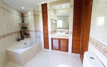 Property slide 18