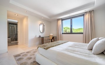 Property slide 22