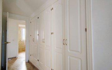 Property slide 32