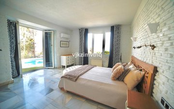 Property slide 10