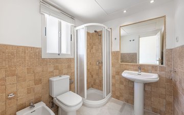 Property slide 32