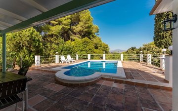 Property slide 16