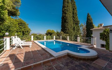 Property slide 17
