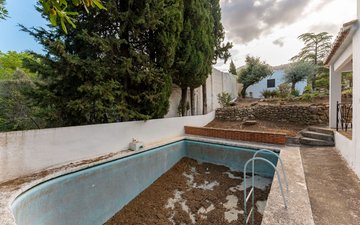 Property slide 33