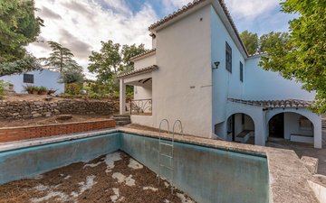 Property slide 34