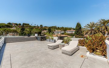 Property slide 44