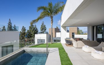Property slide 48