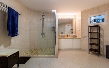 Property slide 100