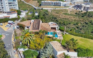 Property slide 132