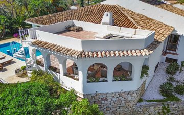 Property slide 136