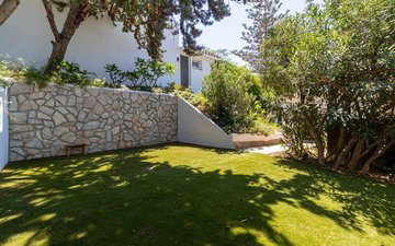 Property slide 77