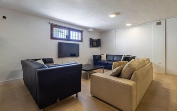 Property slide 82