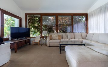 Property slide 9