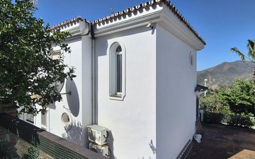 Property slide 25