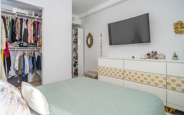 Property slide 32