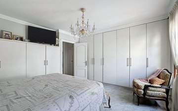 Property slide 32