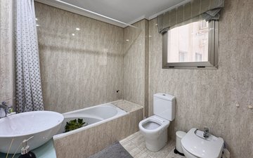 Property slide 32