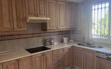 Property slide 32