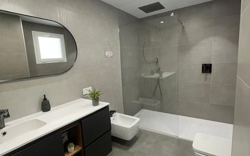 Property slide 32
