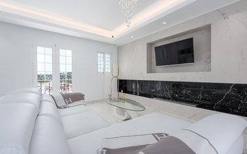 Property slide 18