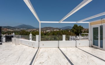Property slide 32
