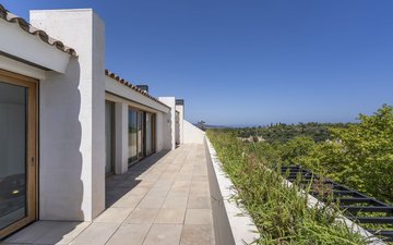 Property slide 32