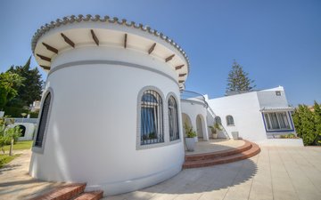 Property slide 39