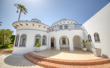 Property slide 40