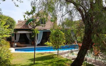 Property slide 10