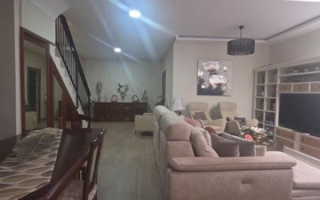 Property slide 32