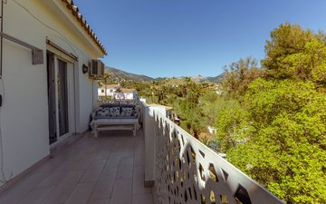Property slide 19