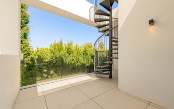 Property slide 40