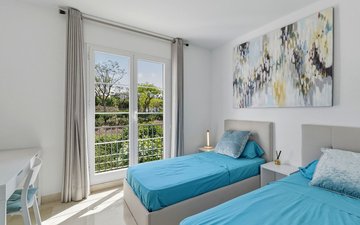 Property slide 10