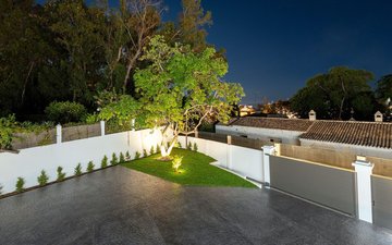 Property slide 85