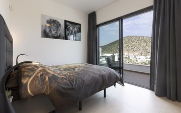 Property slide 44