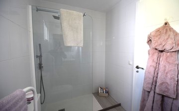 Property slide 25