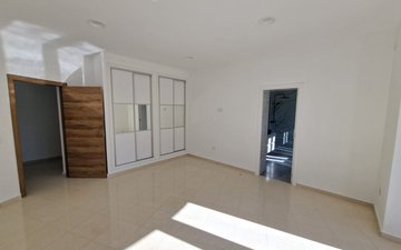 Property slide 25