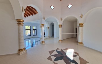 Property slide 32